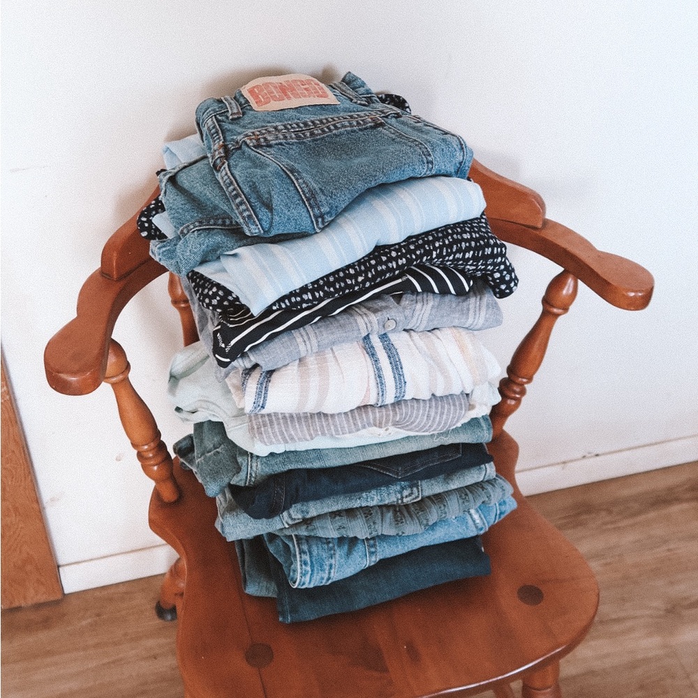 CLOTHING SALE 💕🐓🌻🌞 - Picture 3 of 4